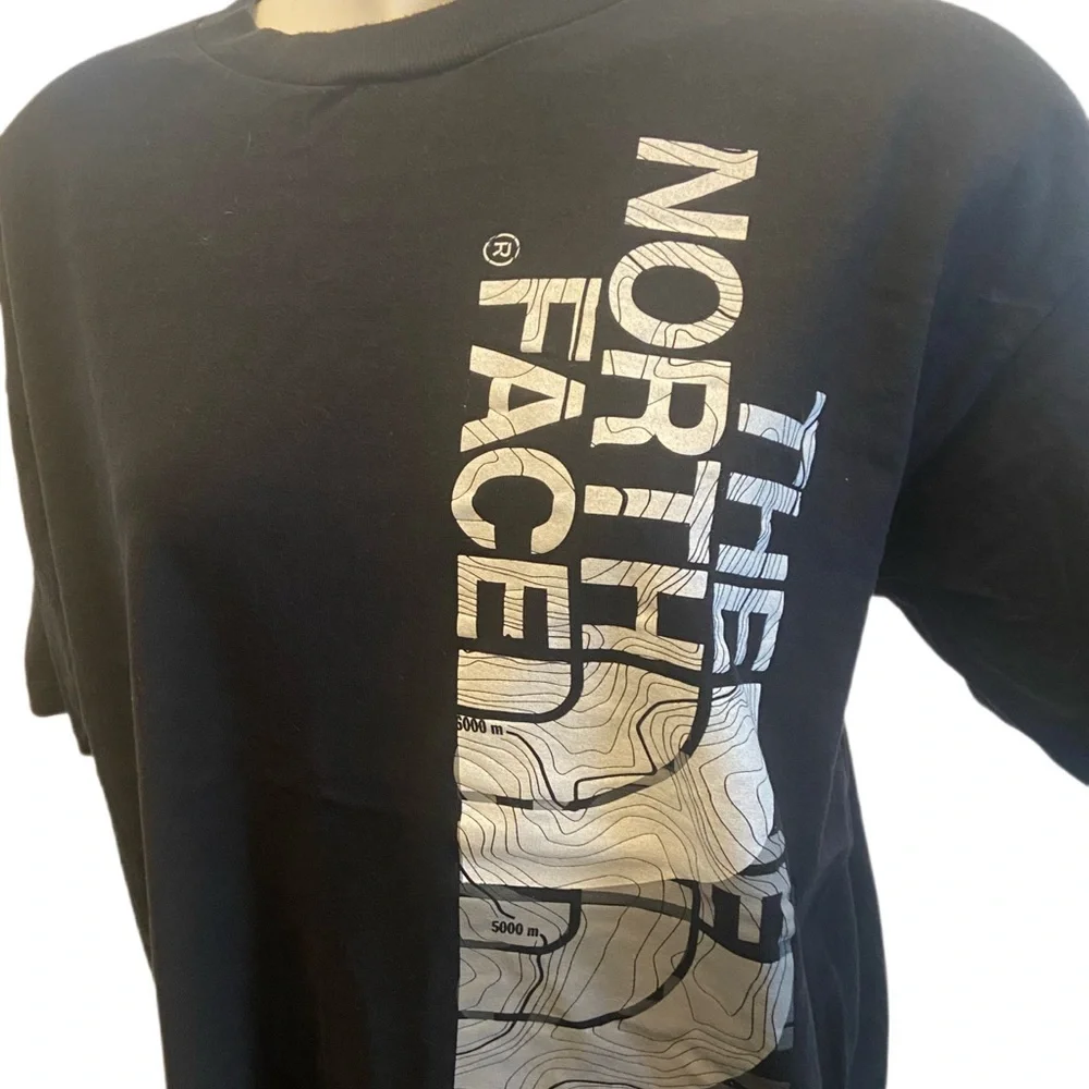 The North Face XL graphic T Shirt outdoorwear